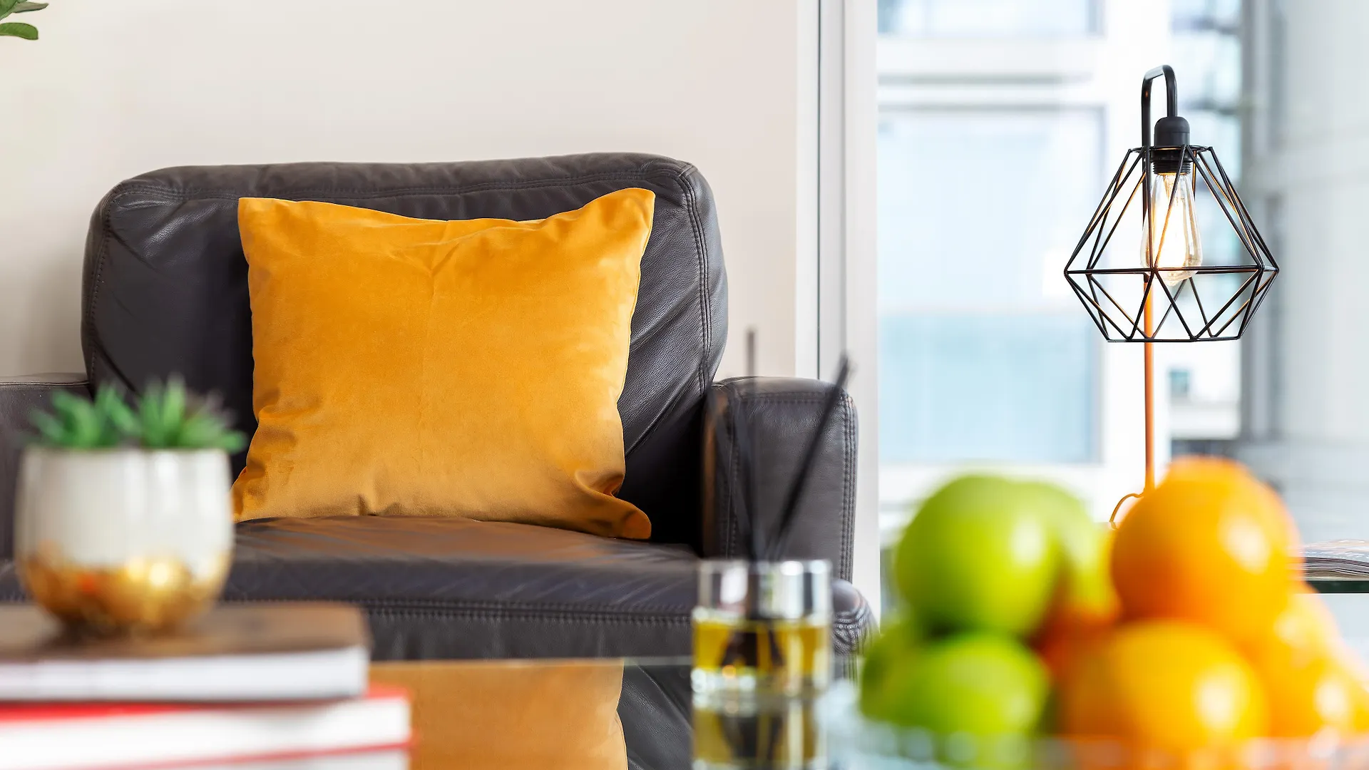 Luxurious Lanterns Court Two-Bedrooms Apartments London United Kingdom