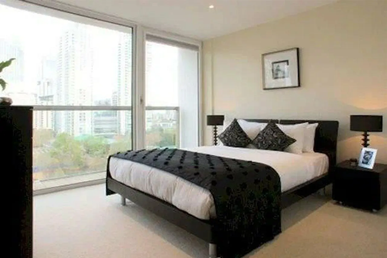 Luxurious Lanterns Court Two-Bedrooms Apartments London Hotel